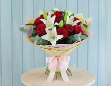 Букет цветов из:  Лилии и Розы в Глинищево