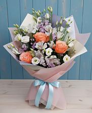 Букет цветов из:  Лизиантусы, Розы, Альстромерии и Гипсофила в Глинищево