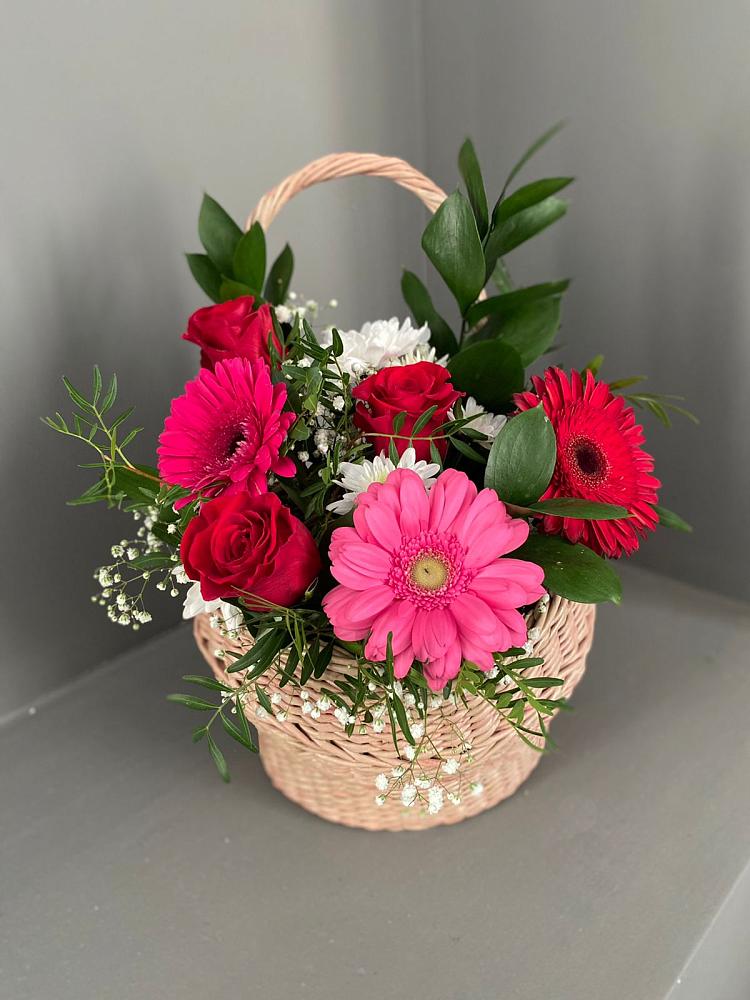 Цветочная композиция из Розы, Хризантемы и Герберы в корзине в Глинищево