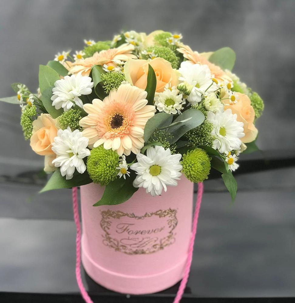 Цветочная композиция из Розы, Герберы и Хризантемы в шляпной коробке в Глинищево