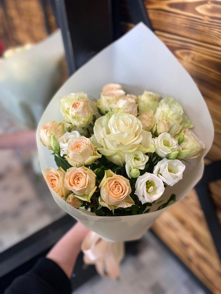 Букет цветов из: Розы и Лизиантусы в Глинищево